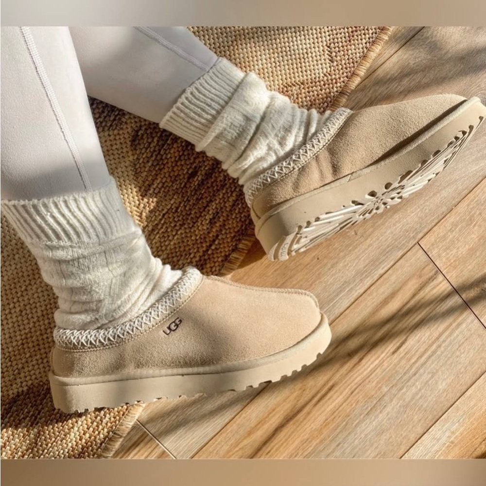 🚨LAST ONE! UGG TASMAN SLIPPERS-NEW MUSTARD SEED COLOR- WOMEN’S📍(PRICE IS FIRM) - Picture 4 of 16